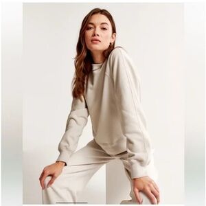 Abercrombie Essential Sunday Sweater-